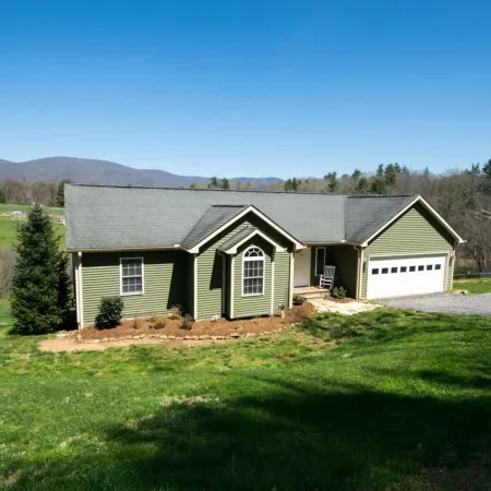 Scenic 4BR w Deck Farm Views Near Asheville
