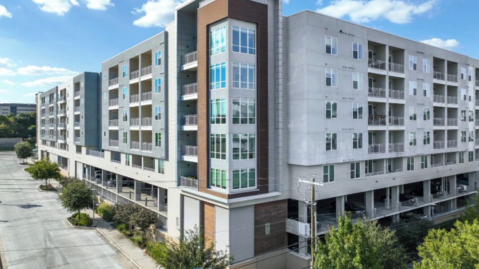 Landing Apartments Fort Worth near Cultural District
