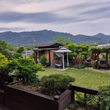 Gyeongju Maison de Maman Отели рядом с достопримечательностью «Храм Манвольса»
