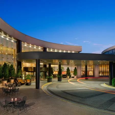 DoubleTree by Hilton Washington Dulles Airport