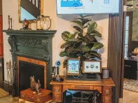 Hideaway Inn Lenox Hotels in Lenox