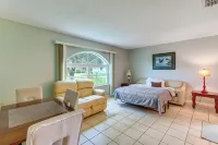 Waterfront Deck & Private Dock! Rainbow River Home - 3-Star