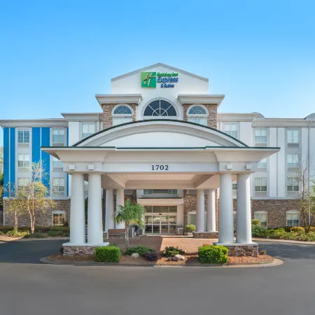 Holiday Inn Express & Suites Phenix City - FT. Benning by IHG