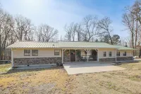 Meech Legacy House Southern Charm & Cozy Comfort - 2-Star