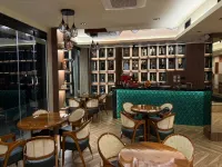 Continental Hotel - Beach