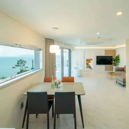 Namhae Poolvilla Yunseul