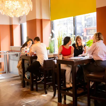 Garner Hotel Dublin Temple Bar Отели рядом с достопримечательностью «Колледж Тринити-колледж»