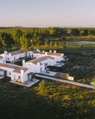 Craveiral Farmhouse by Belong Hotel di 