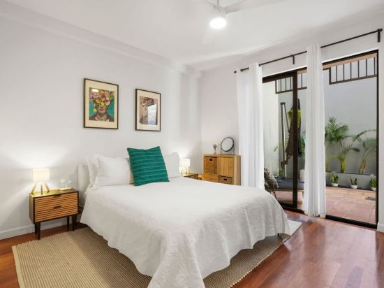 Peaceful 1-bed Apartment Near Brisbane's Heart