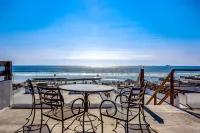 Dog-Friendly Suite with Kitchenette, Heated Outdoor Pool, Hot Tub, Terrace, AC - con vistas al mar