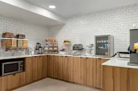 Microtel Inn & Suites by Wyndham Culpeper - breakfast