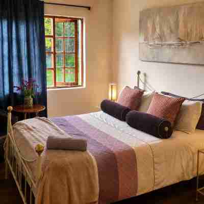 Hummingbird House Pty Rooms