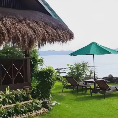 Las Cabanas Beach Resort Отели рядом с достопримечательностью «Пляж Маримегмег»