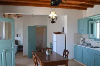 Villa Ioanna Blue- Vacation Houses for Rent 300 Metres by the Sea - موقف سيارات
