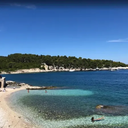 Live the Summer Dream at Gaios Cozy Retreat