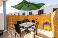 2BR Las Americas, Pool, Terrace, AC, 1Gb Wifi - 2-Star