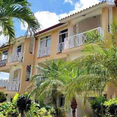 Apartment 5 Mins Walk To The Beach Hotel Exterior