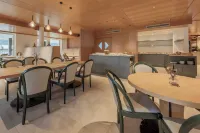 Laurena Aparthotel Near Brixen - servizio colazione