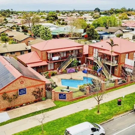 Early Australian Motor Inn