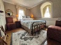 George House Heritage B&B - parking