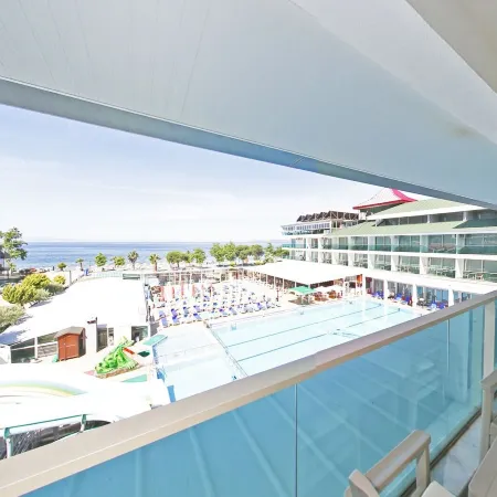 Ceti̇n Presti̇ge Resort