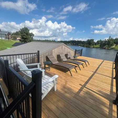 3-bedroom modern mid century cabin! Hot tub, fire pit and lake front