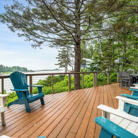 Morningside. Waterfront, Newly Renovated, Dock and Float, Pet Friendly!