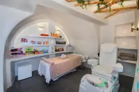 Athina Luxury Suites - spa