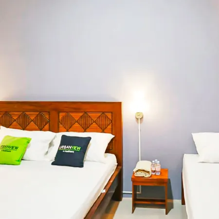 Urbanview Earlyta Inn Syariah Near Stasiun Tegal