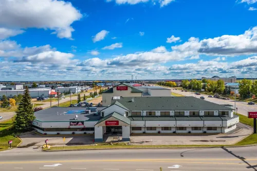 Ramada by Wyndham Nisku Edmonton Airport - Family