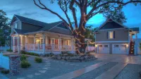 Bliss House by Avantstay Victorian Charm + Gazebo Yard + Corn Hole Walk to Dining + Park - Homestays