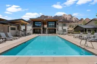 Montclair at Zion - Pools