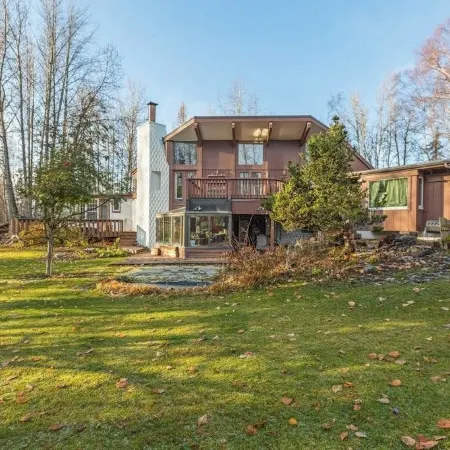 Anchorage Studio Bordering an Active Salmon Stream