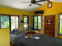 Treetop Cottage Escape in Tropical Garden Near San Ignacio - Apartments