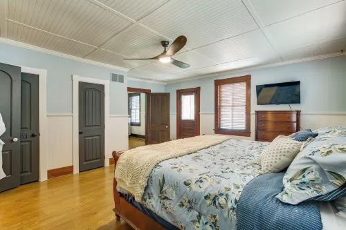 Historic Home w/ Hot Tub and Game Room in Augusta - 4 stjerner