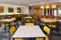 Fairfield Inn & Suites Cedar Rapids - Frühstück