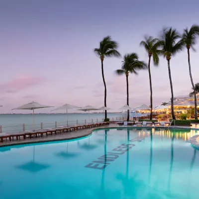 Grand Cayman Marriott Resort Hoteles cerca de Camana Bay