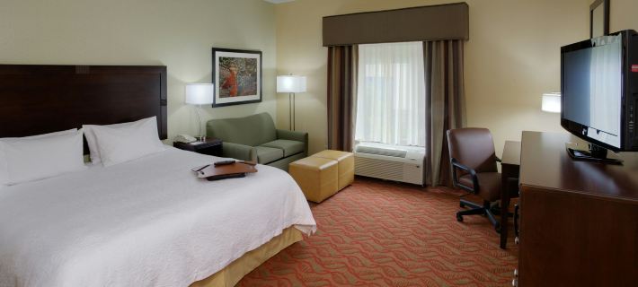 Hampton Inn Auburn Hotels in Worcester County