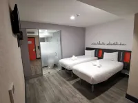 easyHotel Leeds - parking