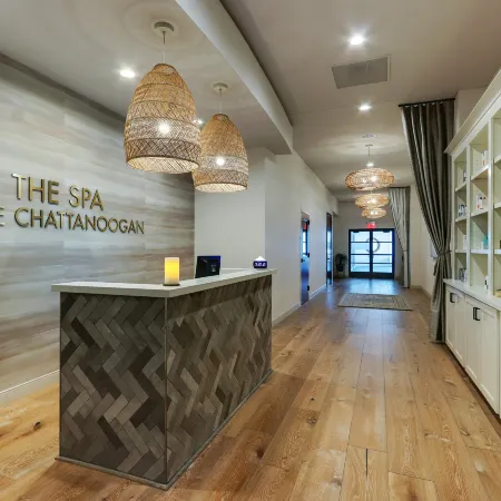 The Chattanoogan Hotel, Curio Collection by Hilton