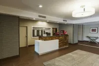 Hampton Inn Bismarck - 2-Star