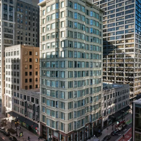 Staypineapple, An Iconic Hotel, the Loop Chicago