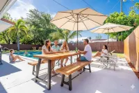 Bright 3BR + Private Pool · Quiet Hollywood Street - جاكوزي