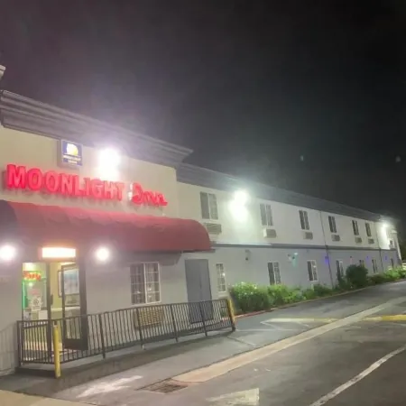 Moonlight Inn