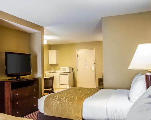 Comfort Inn & Suites - parking