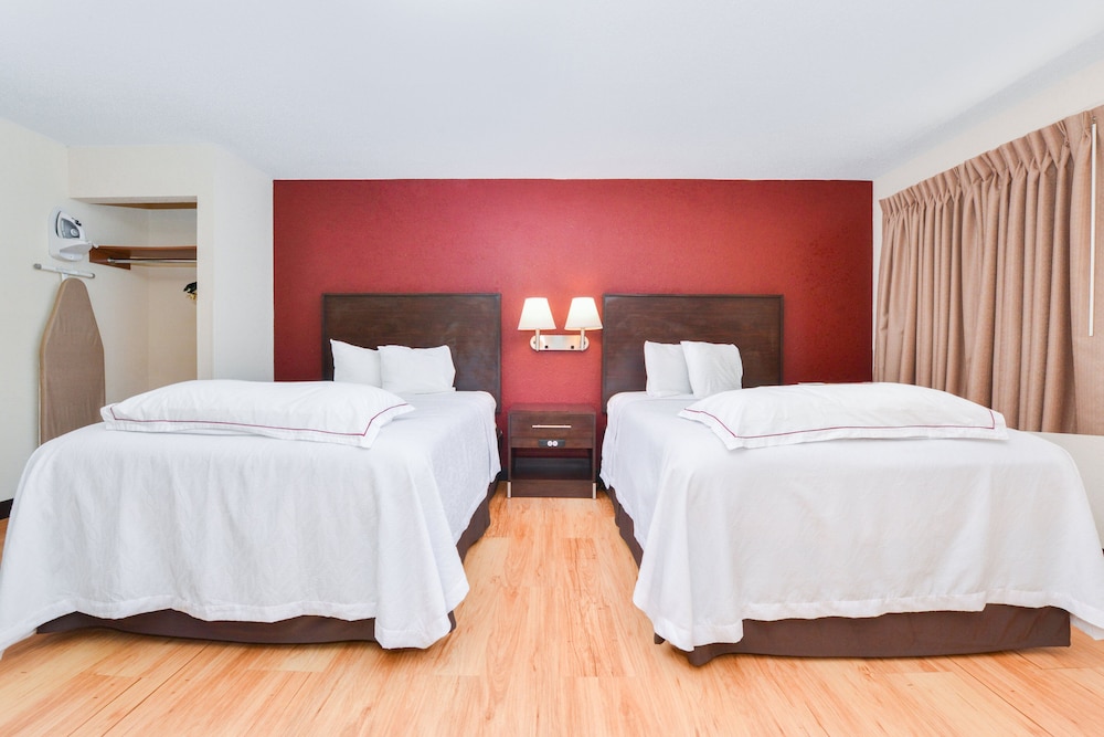 Red Roof Inn Plus+ & Suites Guilford