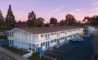 Motel 6 Goleta, CA - Santa Barbara Hotel in zona Fairview Gardens