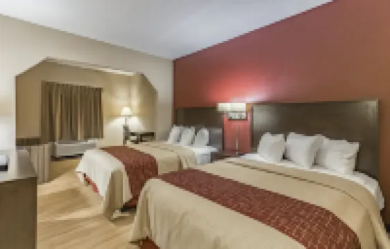 Red Roof Inn & Suites Hinesville - Fort Stewart Hotels in Hinesville