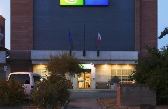 佛利諾城套房酒店