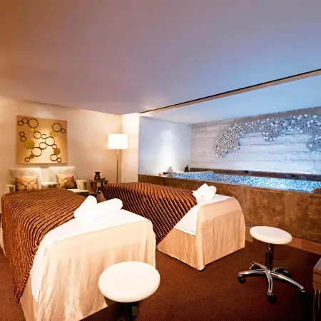 Sheraton Grand Beijing Dongcheng Hotel(Metro line Anzhenqiao Station & Global Trade Center)